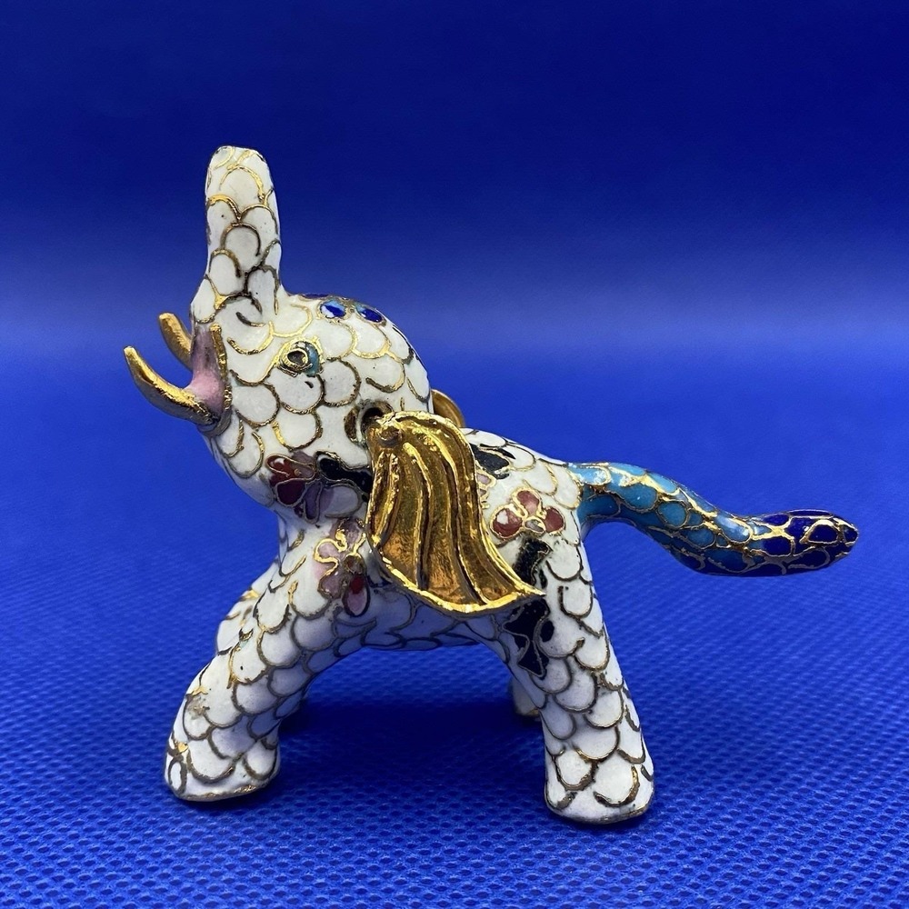 Vintage Cloisonne Gilt Elephant Figurine Enameled White Gold 2" X 3" - Picture 3 of 5